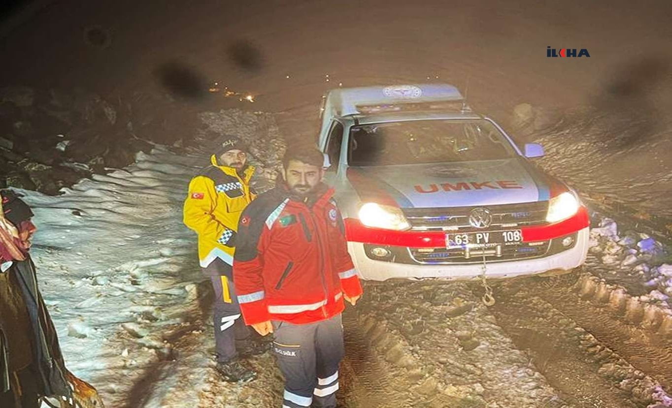 Karda mahsur kalan hamile kadın hastaneye ulaştırıldı