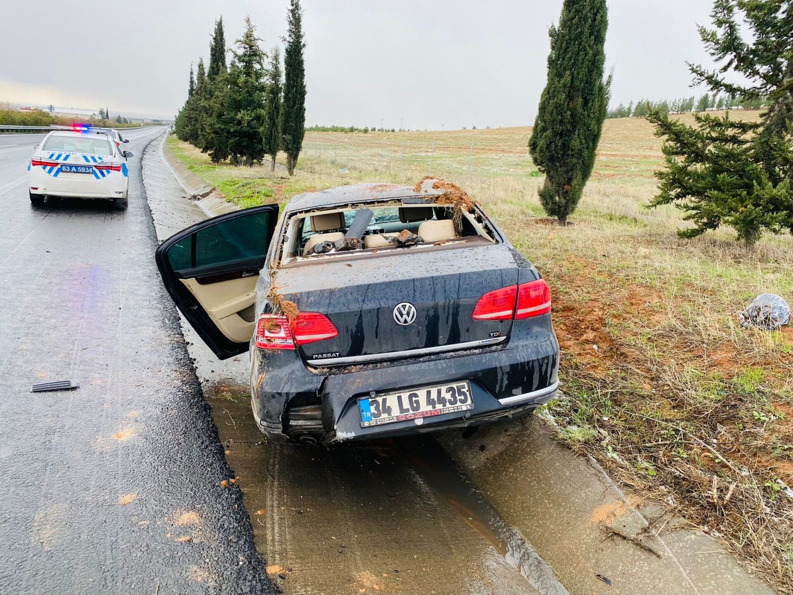 Şanlıurfa'da yoldaki buzlanma beraberinde kaza getirdi!