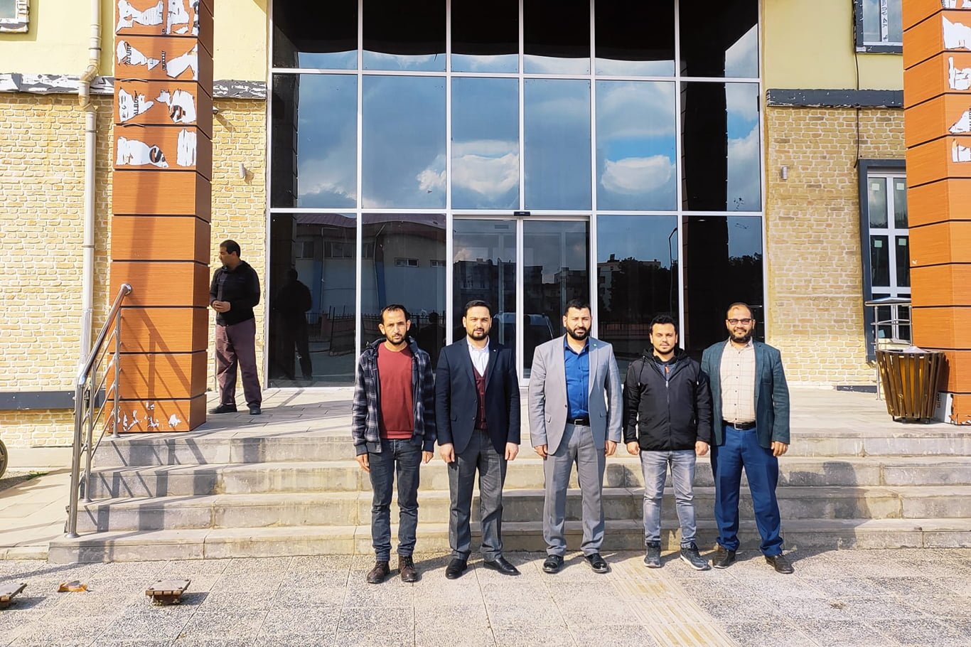 HÜDA PAR'dan Akçakale Gençlik Merkezi'ne ziyaret