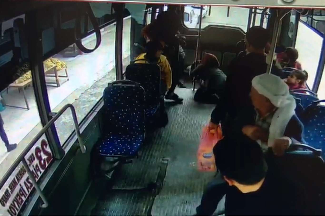 Şanlıurfa'da otobüste hırsızlık! Göz göre göre çaldı