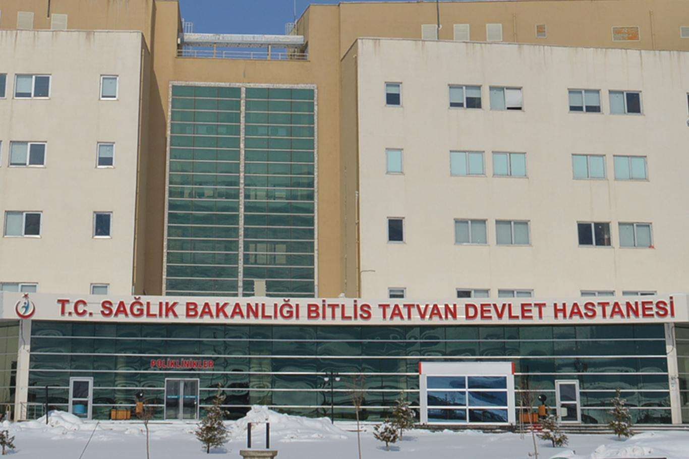 Düzensiz göçmenleri taşıyan minibüs takla attı: 4 ölü, 25 yaralı