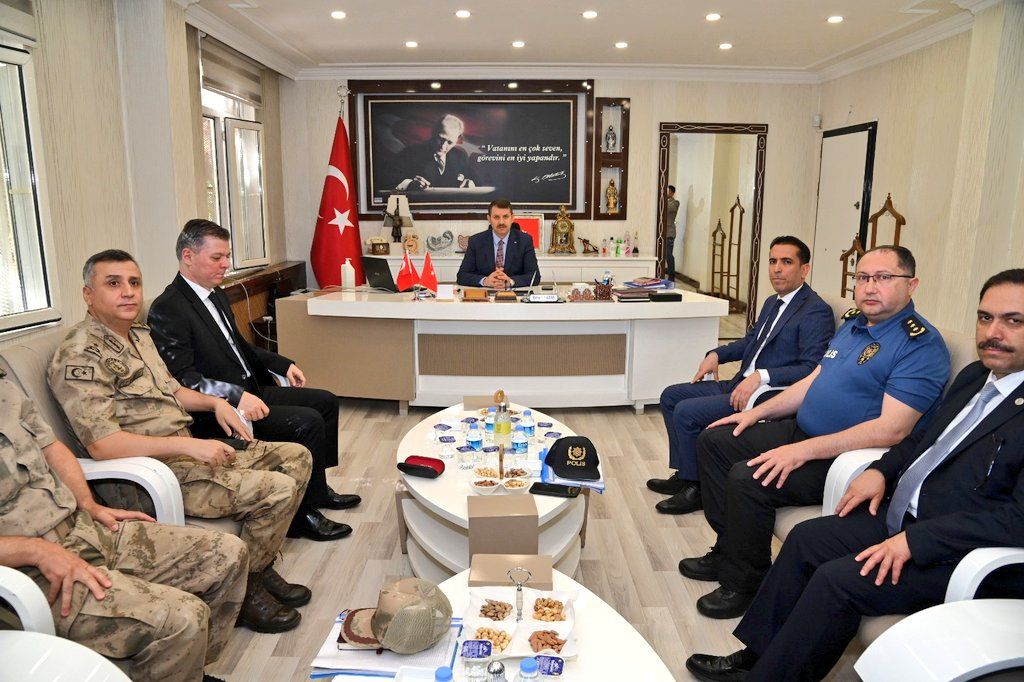Vali Ayhan ziyaretlerine devam ediyor