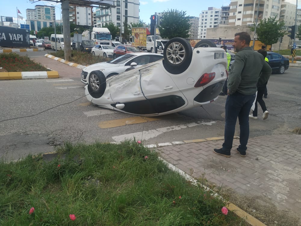 Trafik ışıklarına uymamak kazayı beraberinde getirdi