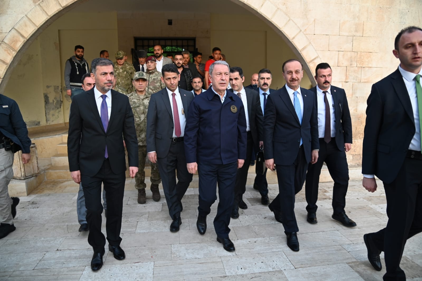 Hulusi Akar bayramın birinci günü Şanlıurfa'daydı