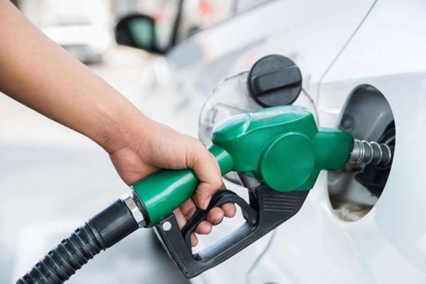 Benzine zam kapıda!