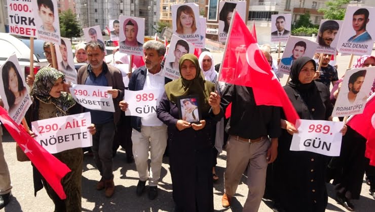 Diyarbakır'daki evlat nöbetine Şanlıurfalı ailede katıldı