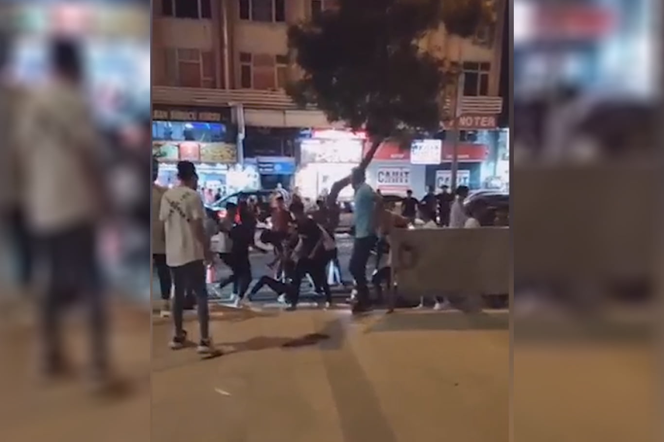 Şanlıurfa’da Suriyeli iki grubun kavgası kameralara yansıdı