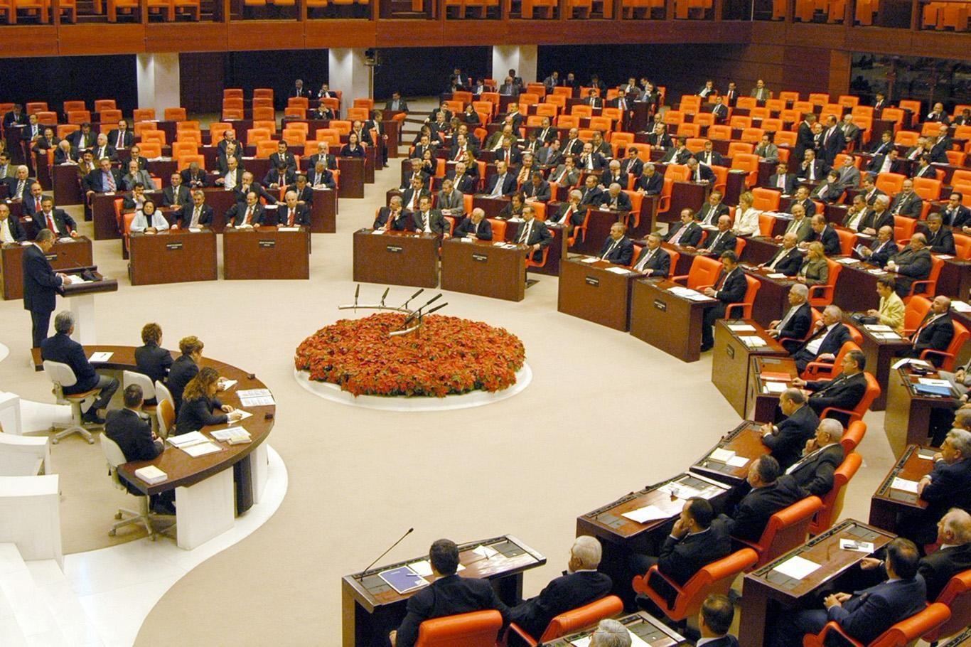 Sağlık çalışanlarına yönelik yasa teklifi Meclis'te kabul edildi