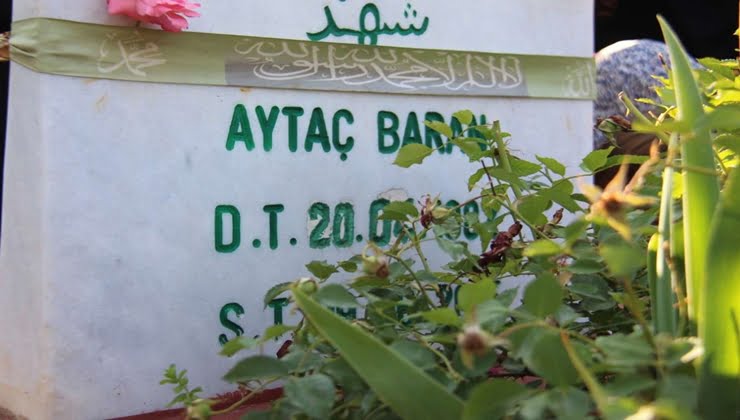 Şehit Aytaç Baran şehadet yıldönümünde kabri başında anıldı