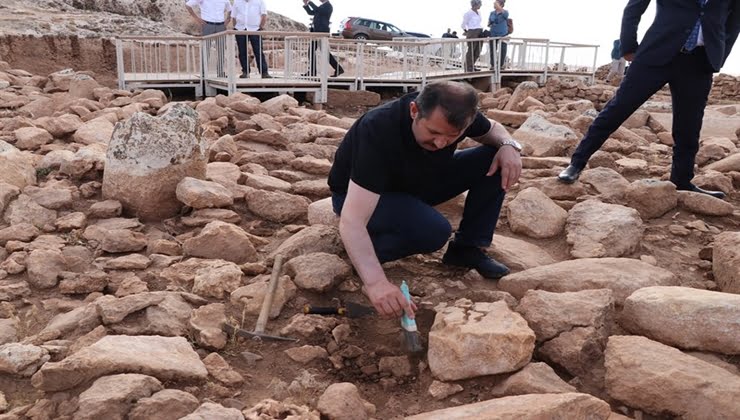 Valisi Ayhan Karahantepe’de incelemelerde bulundu