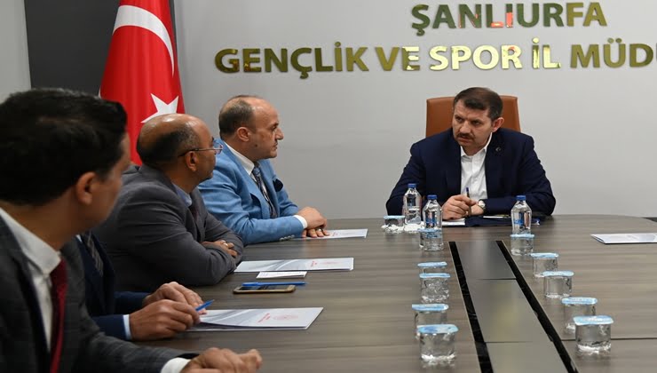Vali Ayhan Gençlik ve Spor İl Müdürlüğü’nü ziyaret etti