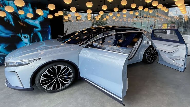 TOGG'un sedan modeli sergilenmeye başlandı