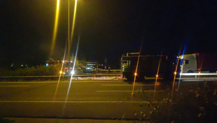 Şanlıurfa otobanında araç yangını