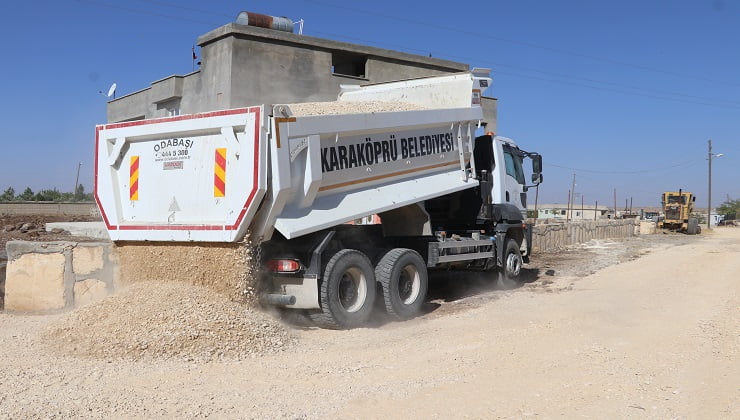 Karaköprü'de üstyapı çalışmaları sürüyor