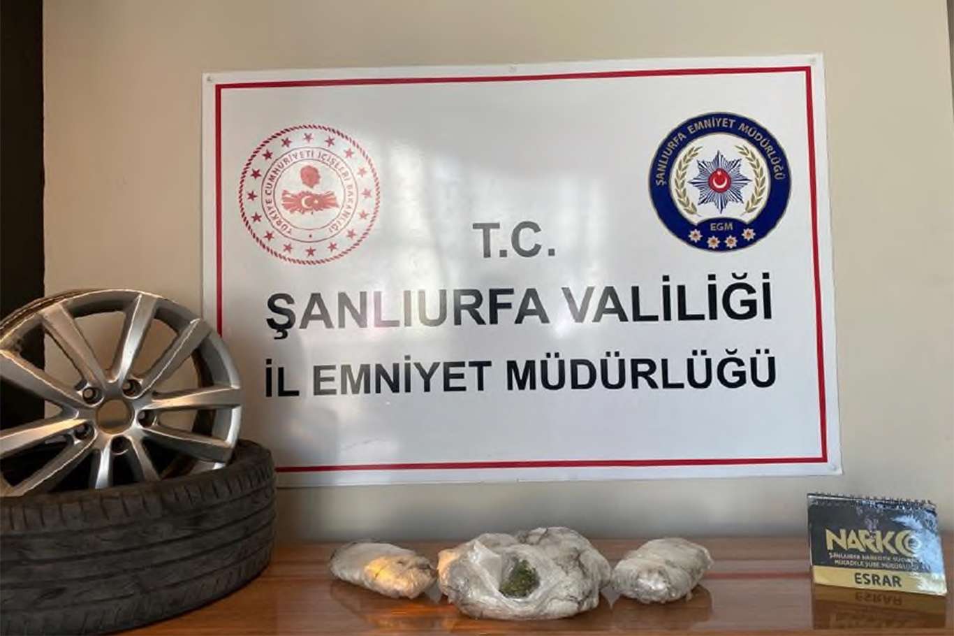 Aranan araçta uyuşturucu ele geçirildi