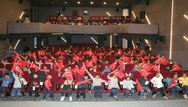 Urfa’da öğrenciler sinema ile buluştu