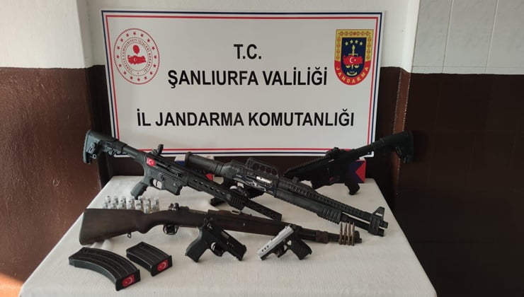 Urfa'da husumetli ailelerin evlerinde çok sayıda silah ele geçirildi