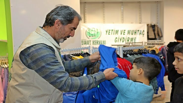 Umut Kervanı Urfa’da onlarca çocuğu sevindirdi