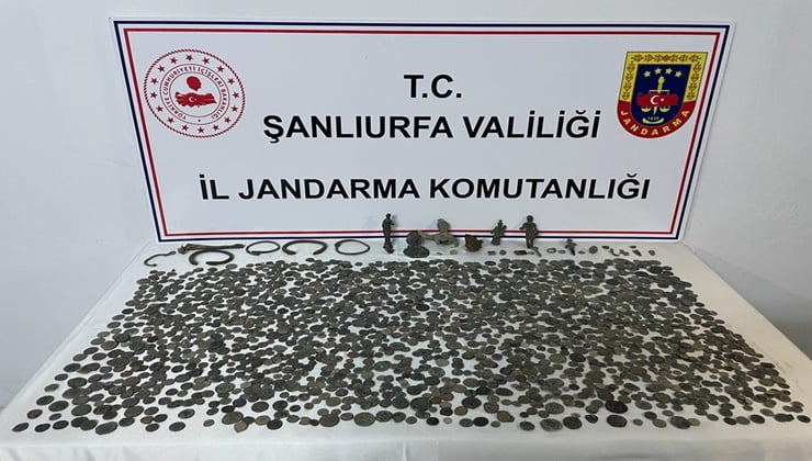 Urfa’da tarihi eser operasyonunda bronz ve gümüş sikke ele geçirildi