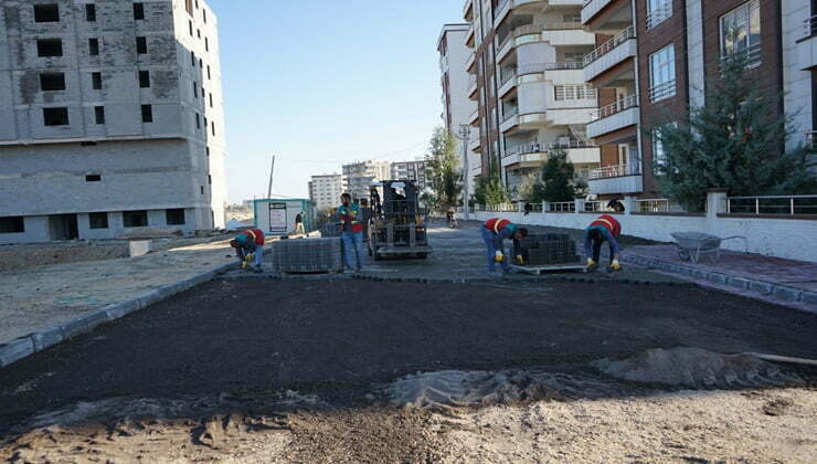 Karaköprü’de kaldırım çalışmaları sürüyor