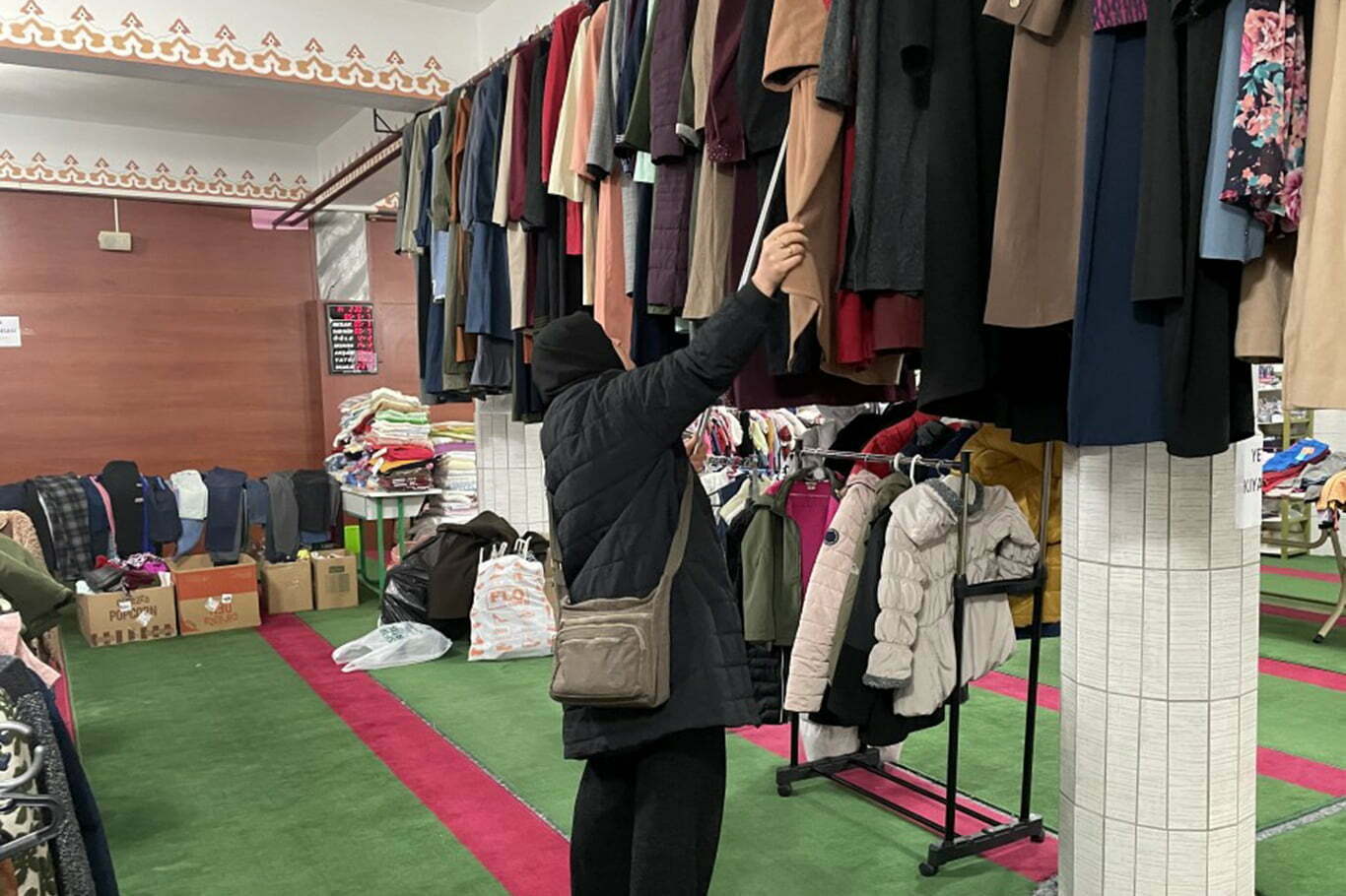 Cami ve Kur'an kursları yüzbinlerce depremzedeyi ağırlıyor