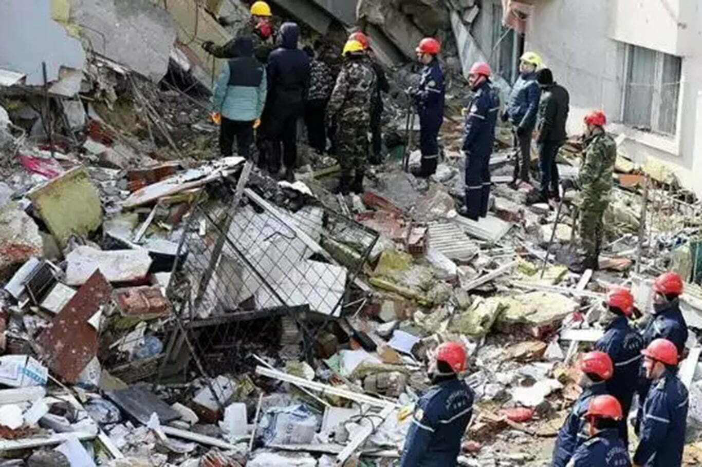 Deprem tezkeresi Meclis'ten geçti