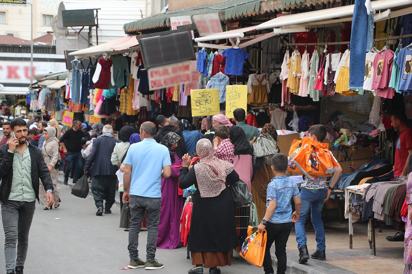 Şanlıurfa'da esnaf bayram öncesi beklediği alışverişi yapamadı