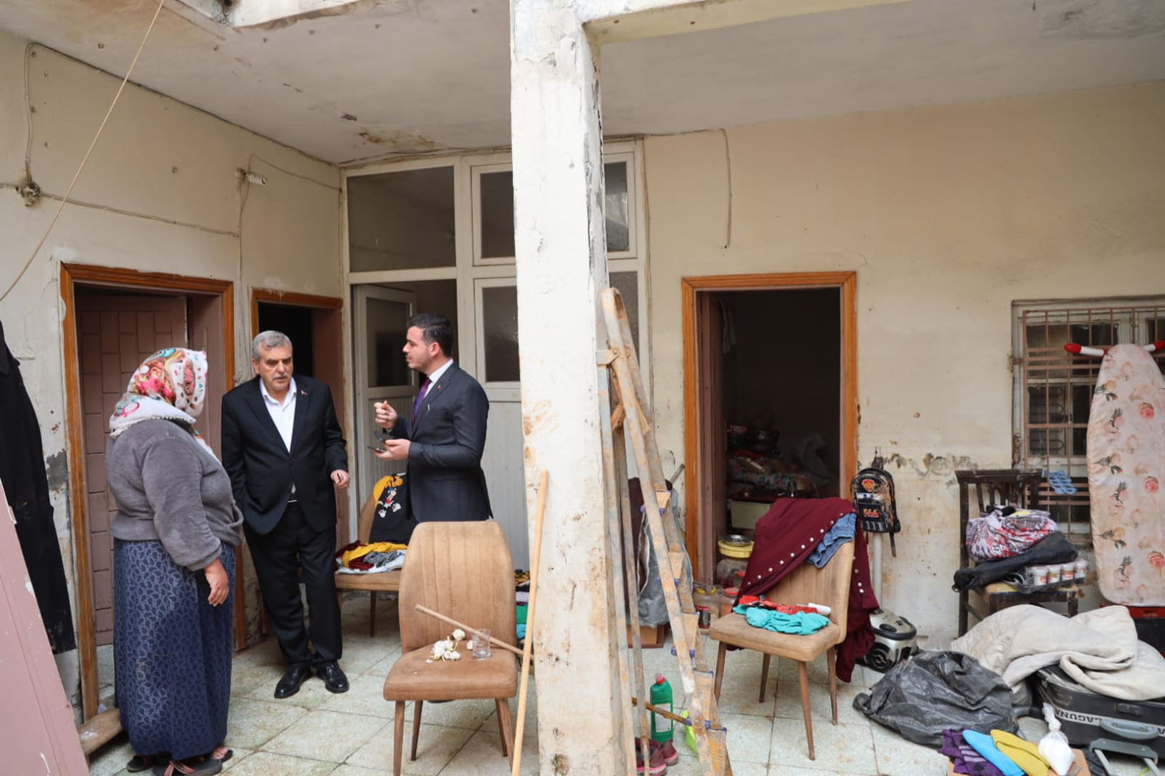 Beyazgül selden etkilenen vatandaşlarla bir araya geldi