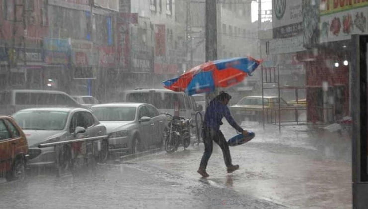 Şanlıurfa'da sağanak yağış etkili oluyor