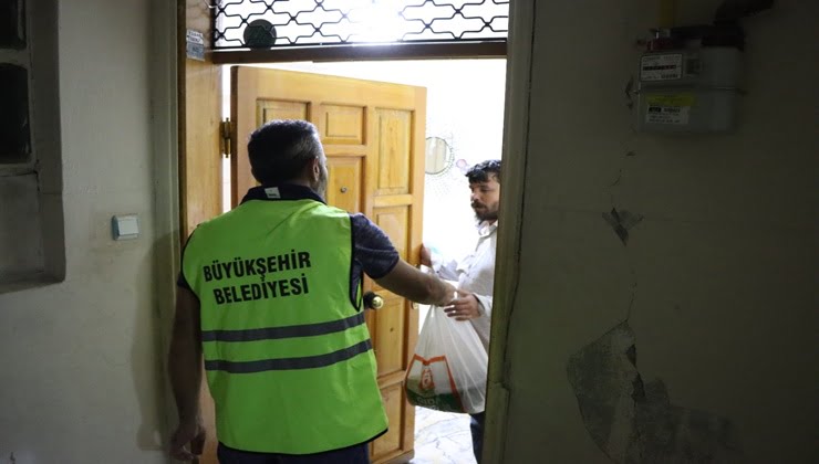 Urfa'da bakıma muhtaç, engelli ve yaşlılara iftar yemeği