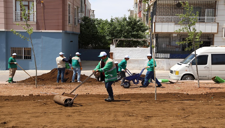 Bakım çalışması yapılan parklar yeni bir görünüme kavuşuyor
