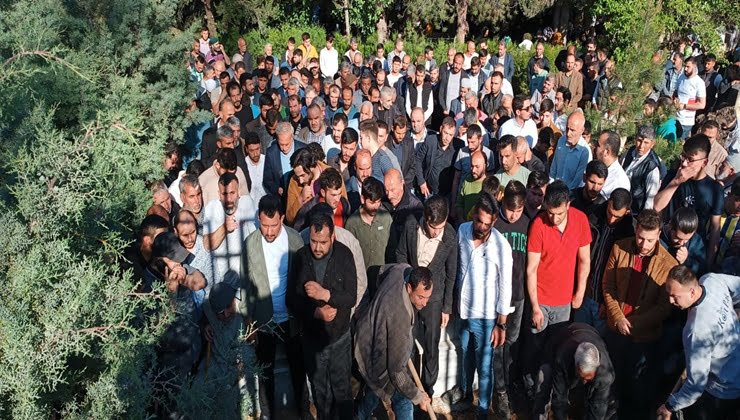 Mevlid-i Nebi dönüşünde kazada vefat eden çocuk defnedildi
