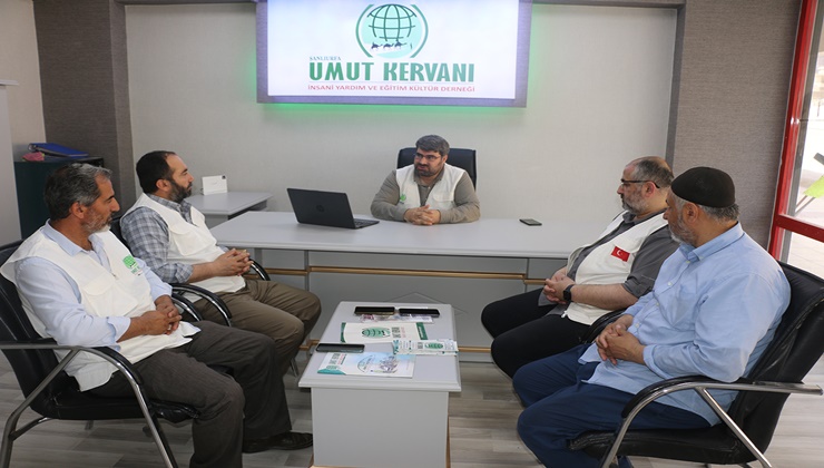 Umut Kervanı Şanlıurfa'da bayram öncesi yetim çocukları giydirdi