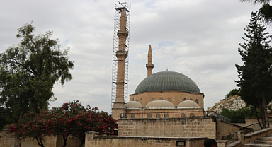 Dergâh Camii'nin minaresi aslına uygun onarılıyor