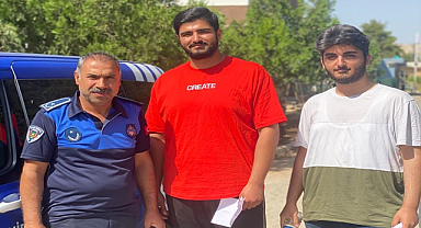 Şanlıurfa'da geç kalan öğrencileri sınava zabıta ekipleri yetiştirdi