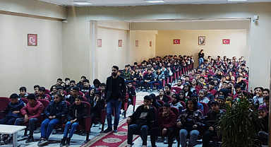 Şanlıurfa'da öğrenciler bağımlılık konusunda bilinçlendiriliyor