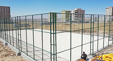 Batıkent Mahallesine sentetik çim saha kazandırılıyor