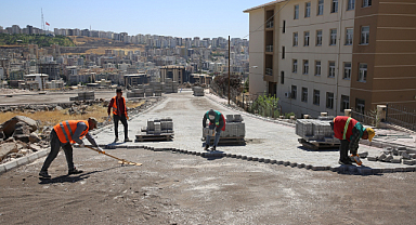 Karaköprü'de yollar kilitli parke ile döşeniyor