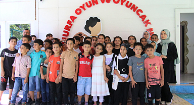 Oyuncak müzesi minikleri ağırladı