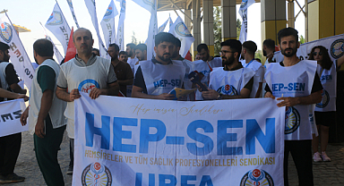 Şanlıurfa'da sağlık çalışanları iş bıraktı