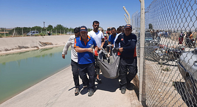 Urfa'da otomobil sulama kanalına uçtu!