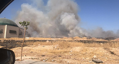 Urfa'da Askeriye bölgesinde yangın çıktı