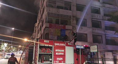 Hasarlı metruk binada yangın!