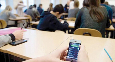 Okullarda telefon kullanımı yasaklandı!