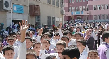 Bugün hangi düzeyler için okullar tatil olacak?
