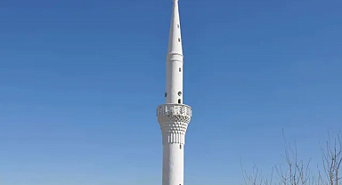 Camii minarelerinden çağrı