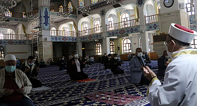 Diyanet'ten sabah namazında Filistin için dua etkinliği