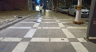 siyonist ürünlerin markaları sokak ve caddelere yapıştırılıyor