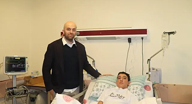 Elektrik çarpmasıyla kalbi duran genç tekrar hayata bağlandı