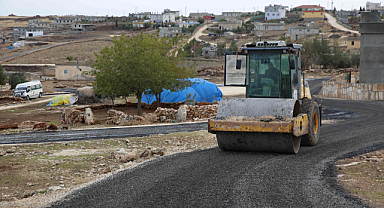 Karaköprü'de kırsalda yollar sathi asfaltla yenileniyor